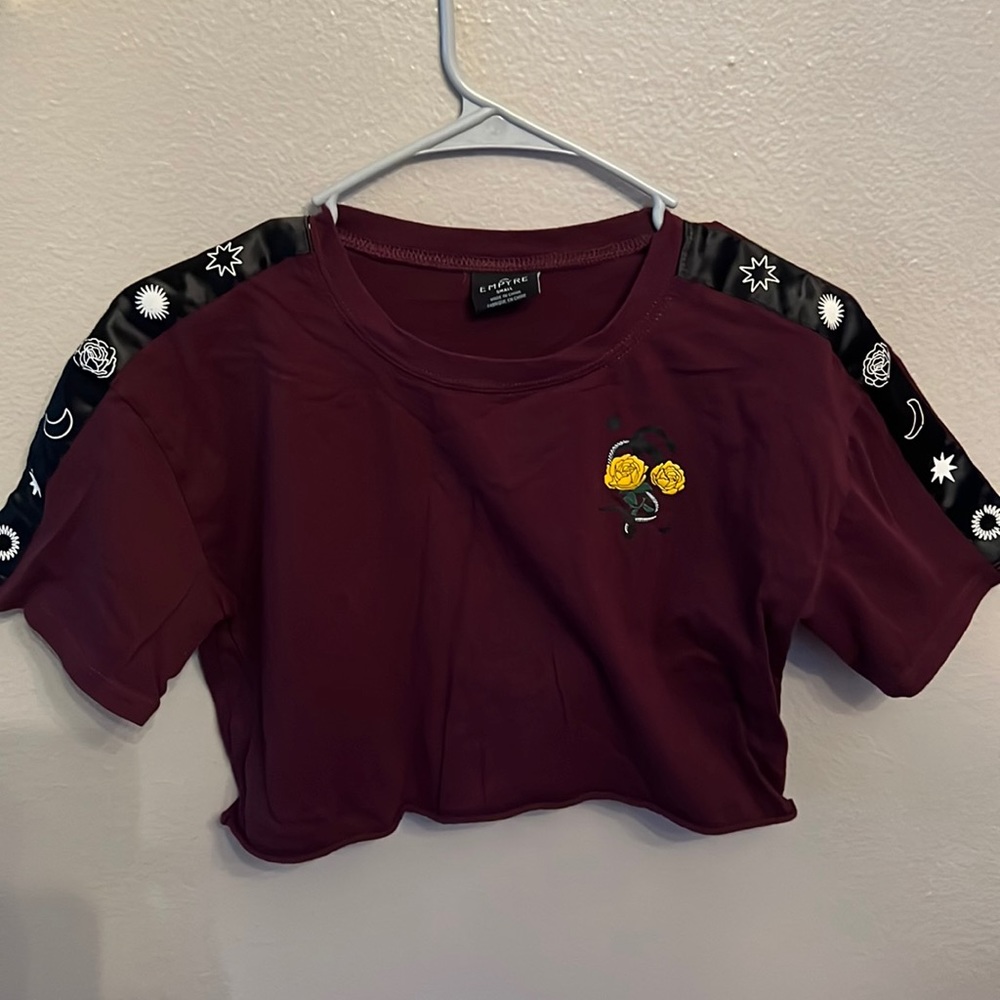 Empyre crop top tee